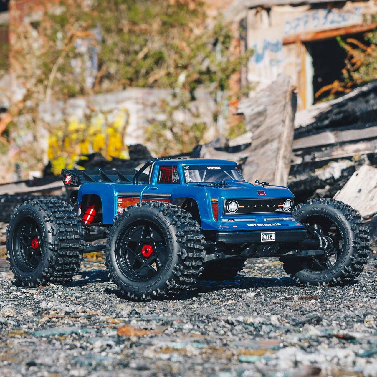 Arrma OUTCAST 4X4 4S V2 BLX Stunt Truck RTR, Blue 2 Arrma OUTCAST 4X4 4S V2 BLX Stunt Truck RTR, Blue - Image 2