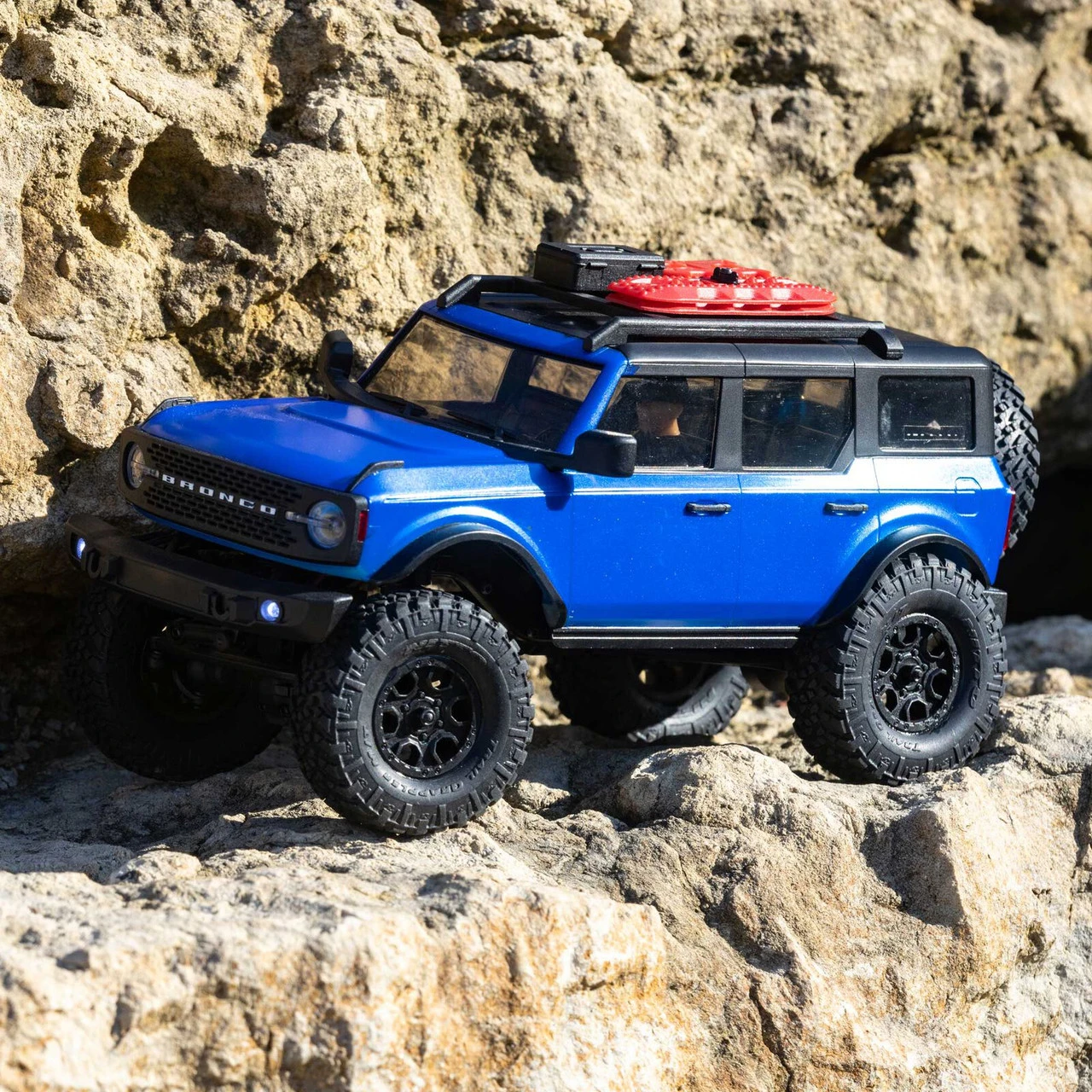 Axial 1/24 SCX24 2021 Ford Bronco 4wd Truck RTR, Blue 15 Axial 1/24 SCX24 2021 Ford Bronco 4wd Truck RTR, Blue - Image 15