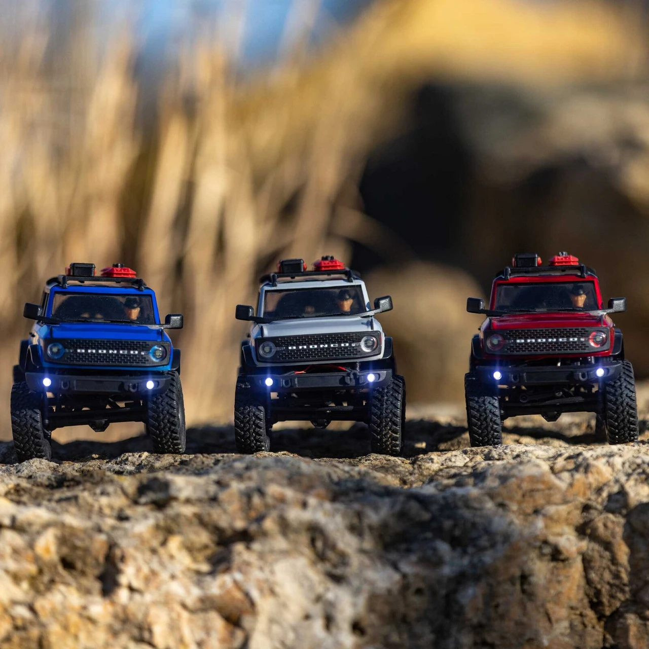 Axial 1/24 SCX24 2021 Ford Bronco 4wd Truck RTR, Blue 19 Axial 1/24 SCX24 2021 Ford Bronco 4wd Truck RTR, Blue - Image 19